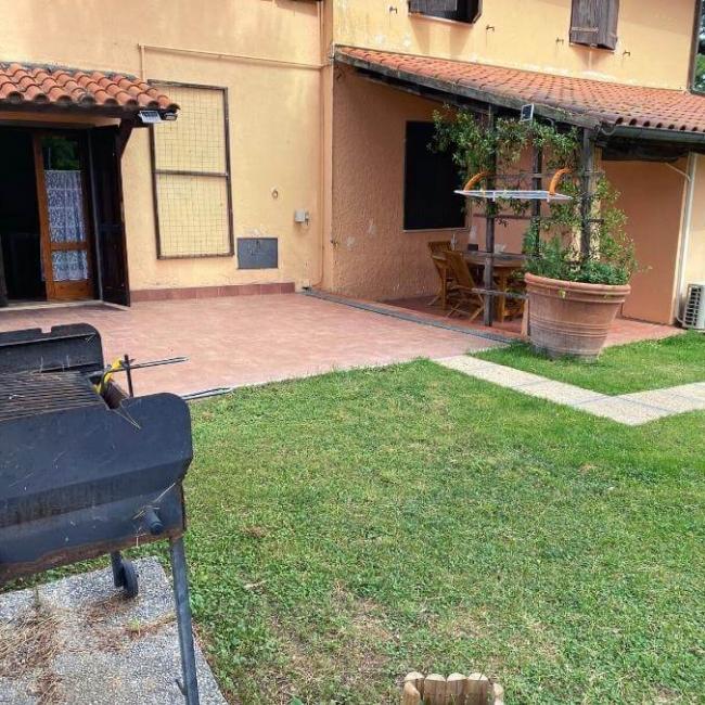 esterno con barbecue